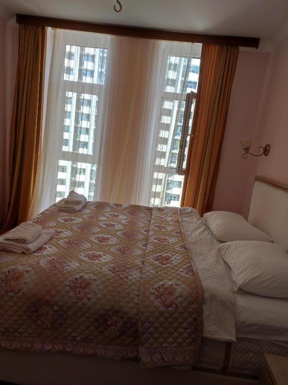 Apartment On Sherif Khimshiashvili Street 15B バトゥーミ エクステリア 写真