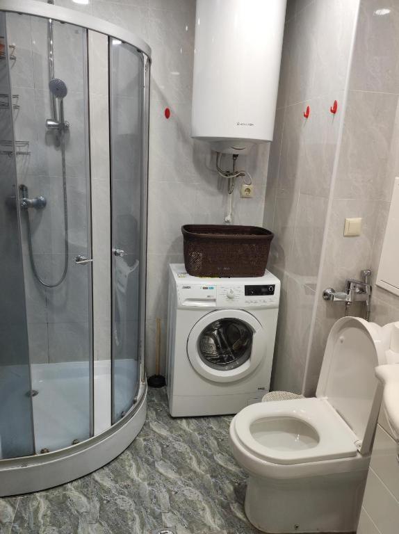 Apartment On Sherif Khimshiashvili Street 15B バトゥーミ エクステリア 写真