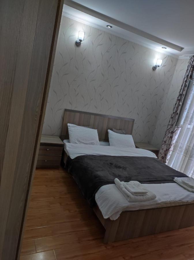 Apartment On Sherif Khimshiashvili Street 15B バトゥーミ エクステリア 写真
