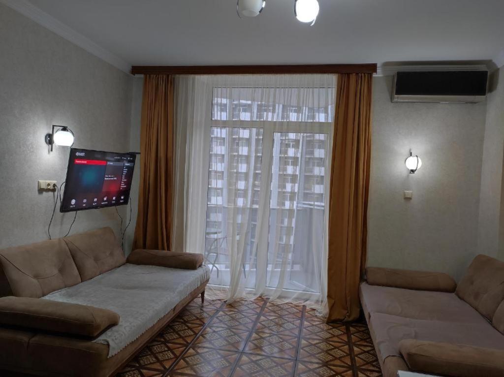 Apartment On Sherif Khimshiashvili Street 15B バトゥーミ エクステリア 写真