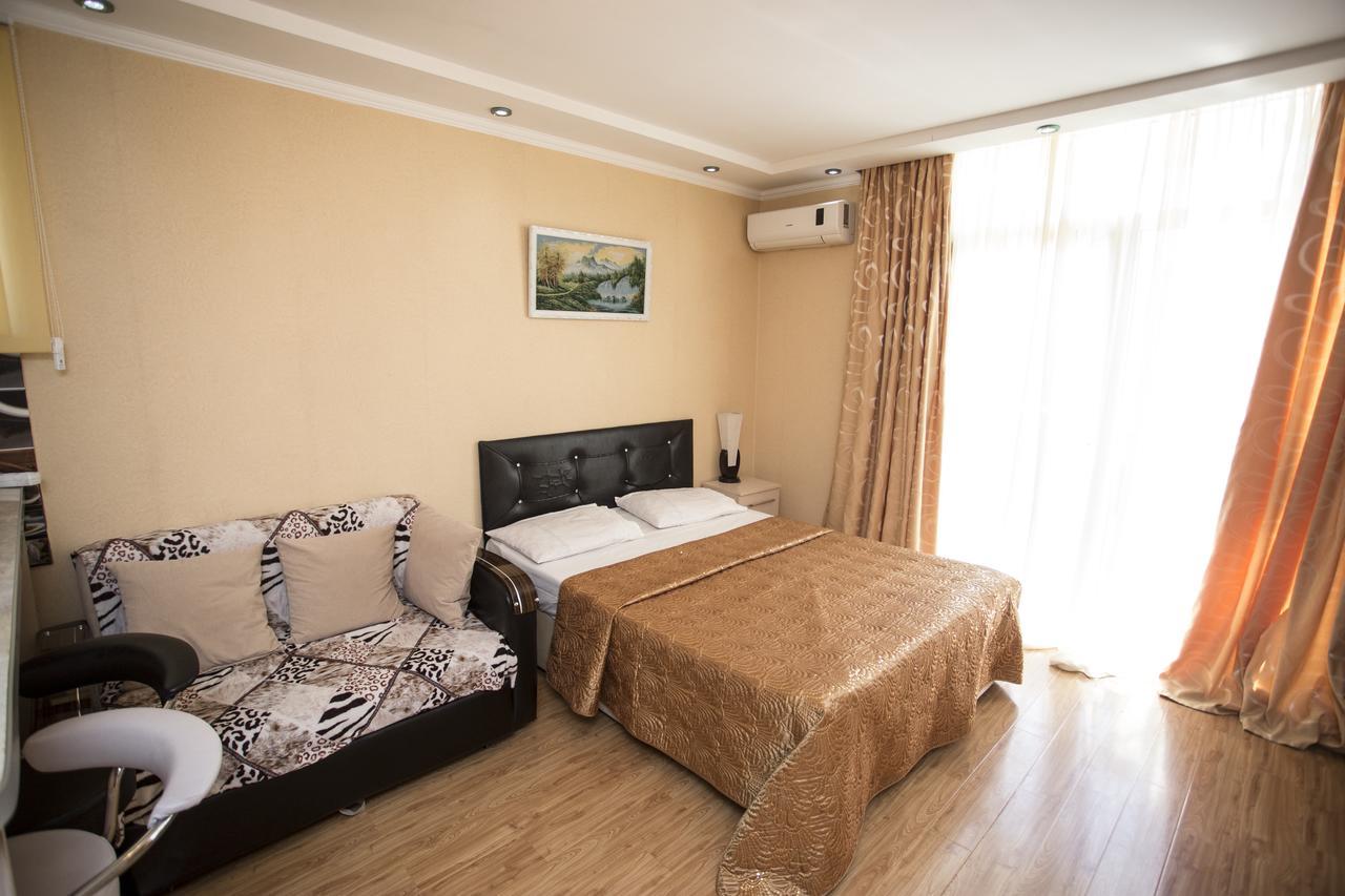 Apartment On Sherif Khimshiashvili Street 15B バトゥーミ エクステリア 写真
